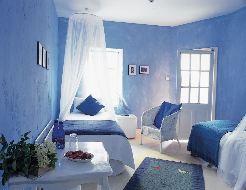 Baby Blue Room Decor
 Moody Interior Breathtaking Bedrooms in Shades of Blue