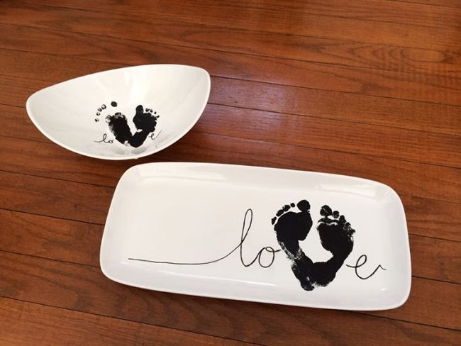 Baby Handprint Gift Ideas
 Adorable footprint and handprint t ideas perfect for