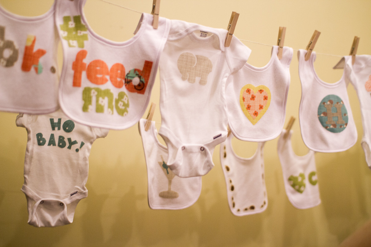 Baby Onesie Ideas For Decorating
 setting up onesie decorating at a baby shower