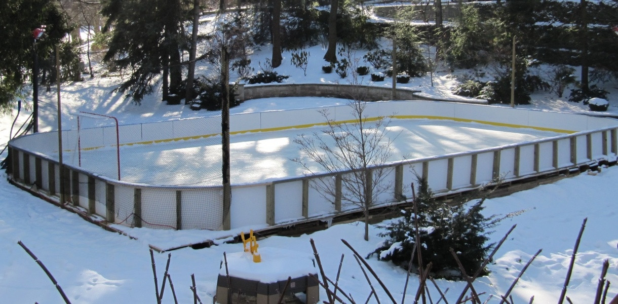 Backyard Ice Rink Boards
 20 Amazing Backyard Hockey Rinks