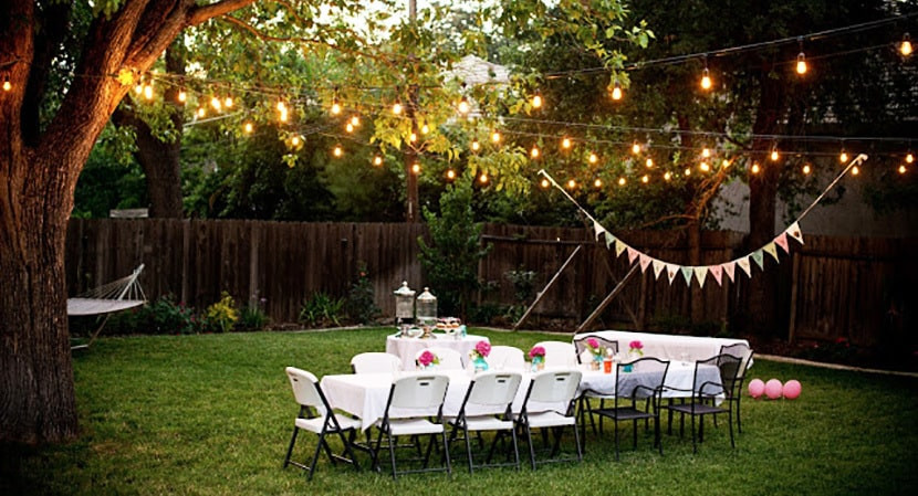 Backyard Party Lights
 HOW TO USE CHRISTMAS LIGHTS FOR A PARTY