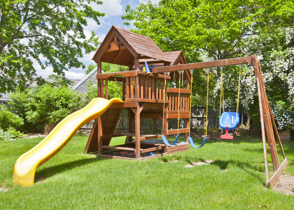 Backyard Play Area
 How to Build a Safe Backyard Play Area for the Kids