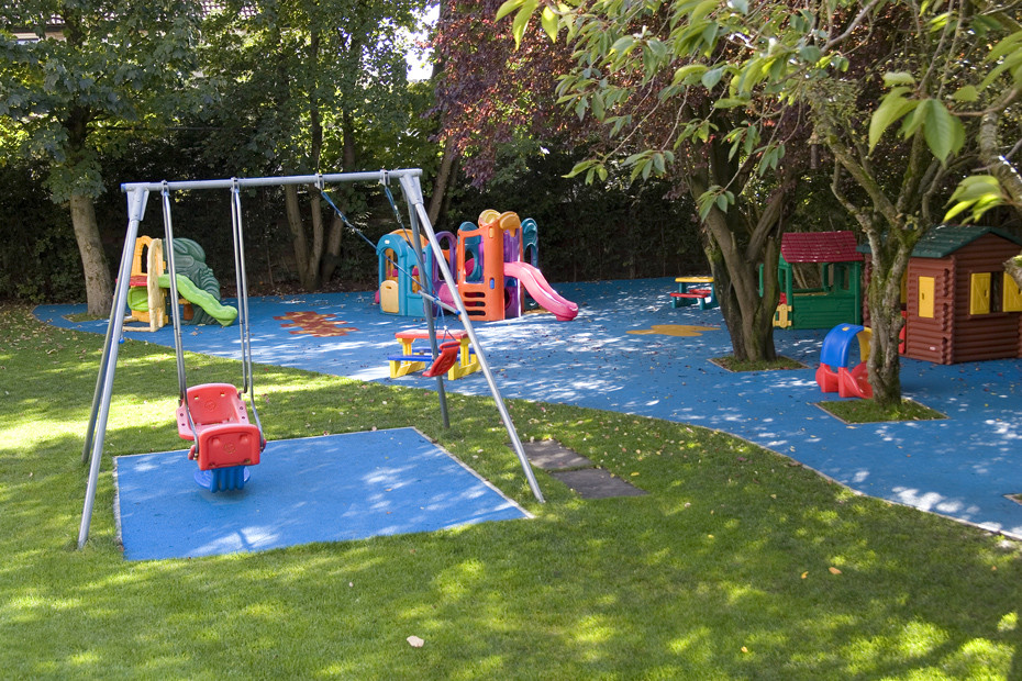 Backyard Play Area
 Wonderful Flooring Ideas For Playgrounds All Sizes