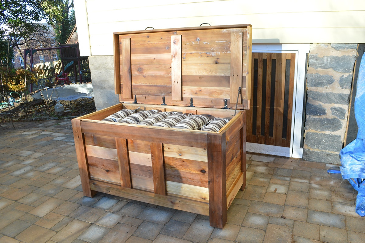 Backyard Storage Box
 DIY Outdoor Storage Box