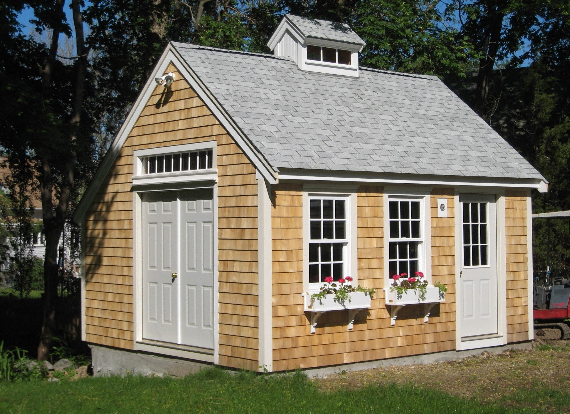 Backyard Storage Sheds
 Hello backyard enthusiasts