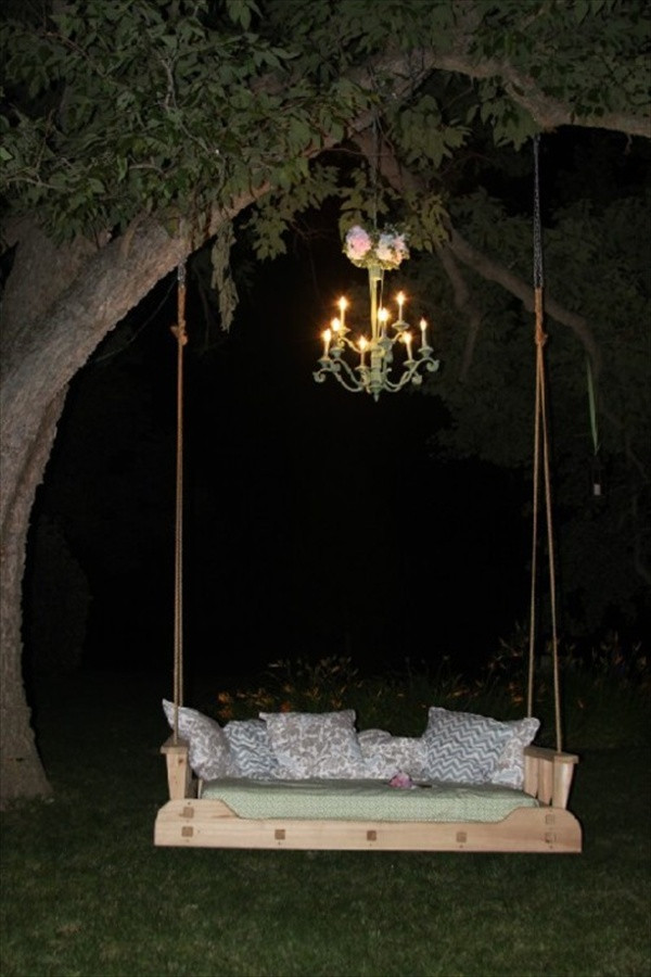 Backyard Swing Bed
 DIY Pallet Swing Plans Chair Bed & Bench