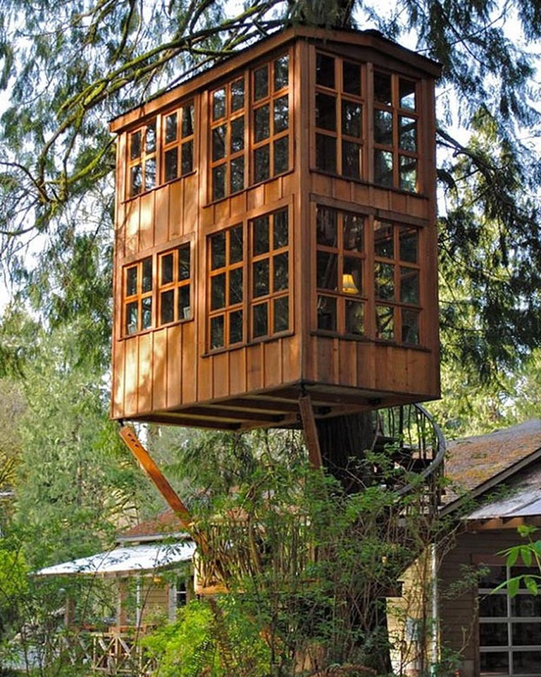 Backyard Tree Houses
 Tree houses take architecture to new heights
