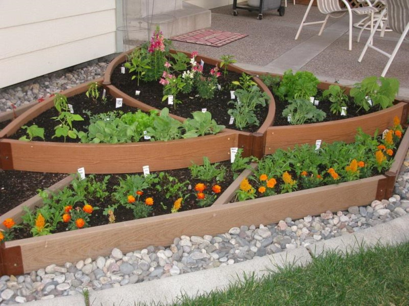 Backyard Vegetable Garden Ideas
 Simple Ve able Garden Ideas for Your Living Amaza Design