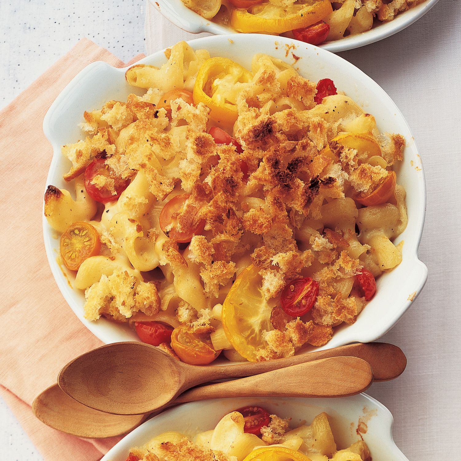 Baked Macaroni And Cheese With Tomatoes And Breadcrumbs
 Baked Mac and Cheese with Broiled Tomatoes