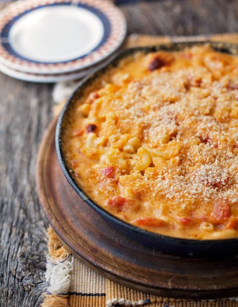 Baked Macaroni And Cheese With Tomatoes And Breadcrumbs
 Baked mac and cheese with tomatoes