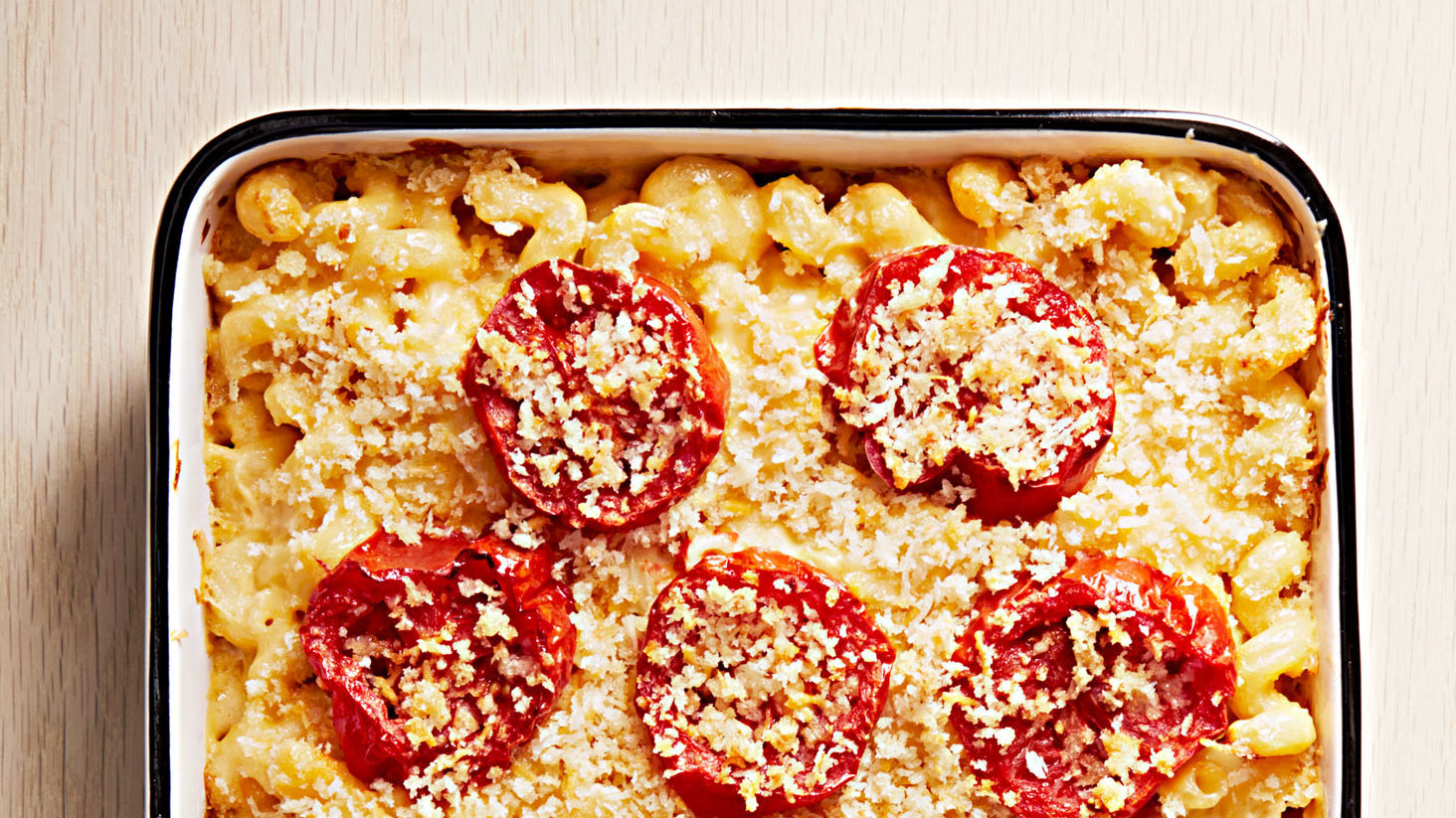 Baked Macaroni And Cheese With Tomatoes And Breadcrumbs
 Baked Mac and Cheese with Broiled Tomatoes