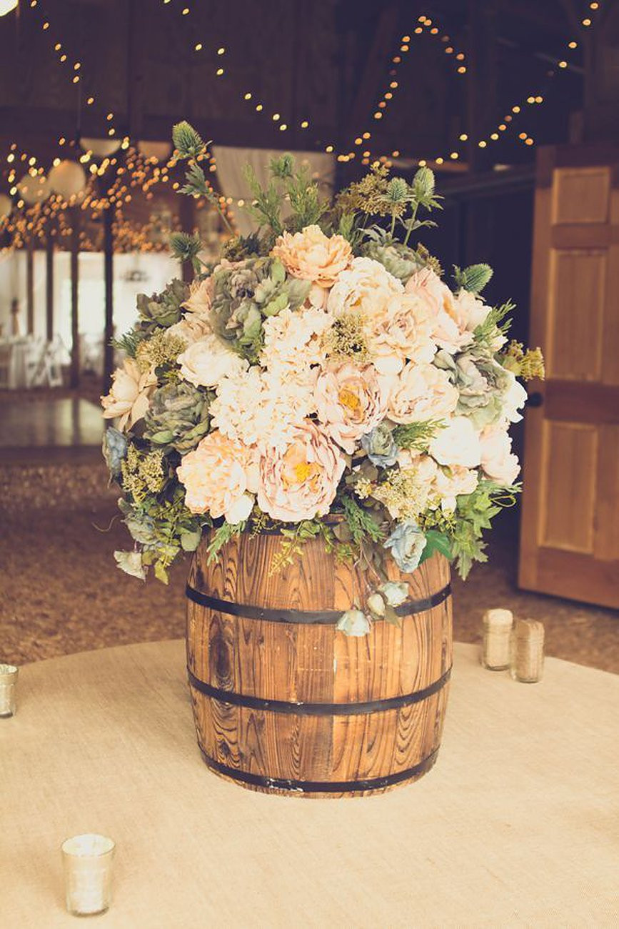 Barn Wedding Decor
 30 Inspirational Rustic Barn Wedding Ideas