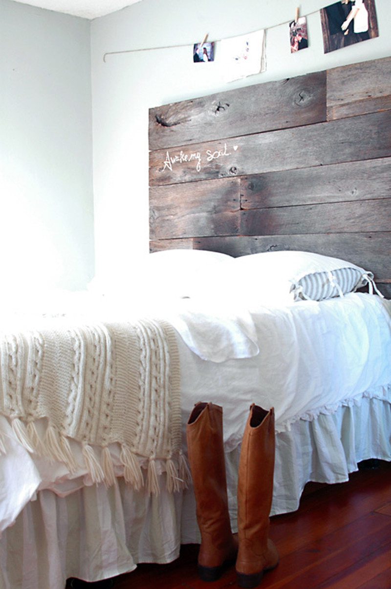 Barnwood Headboard DIY
 How to Make Salvaged Barnwood Headboard DIY & Crafts