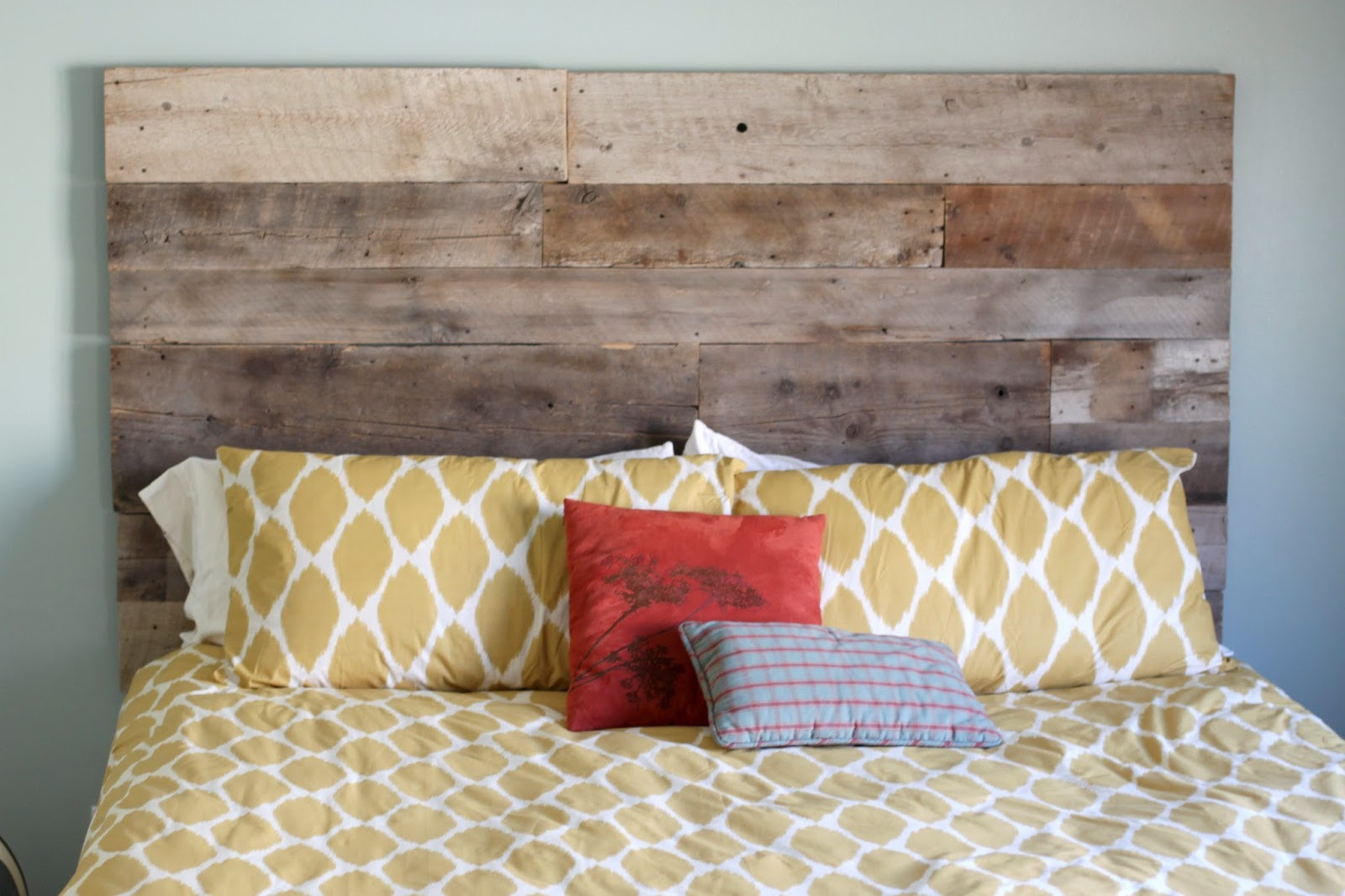 Barnwood Headboard DIY
 creatively christy DIY Reclaimed Wood Headboard