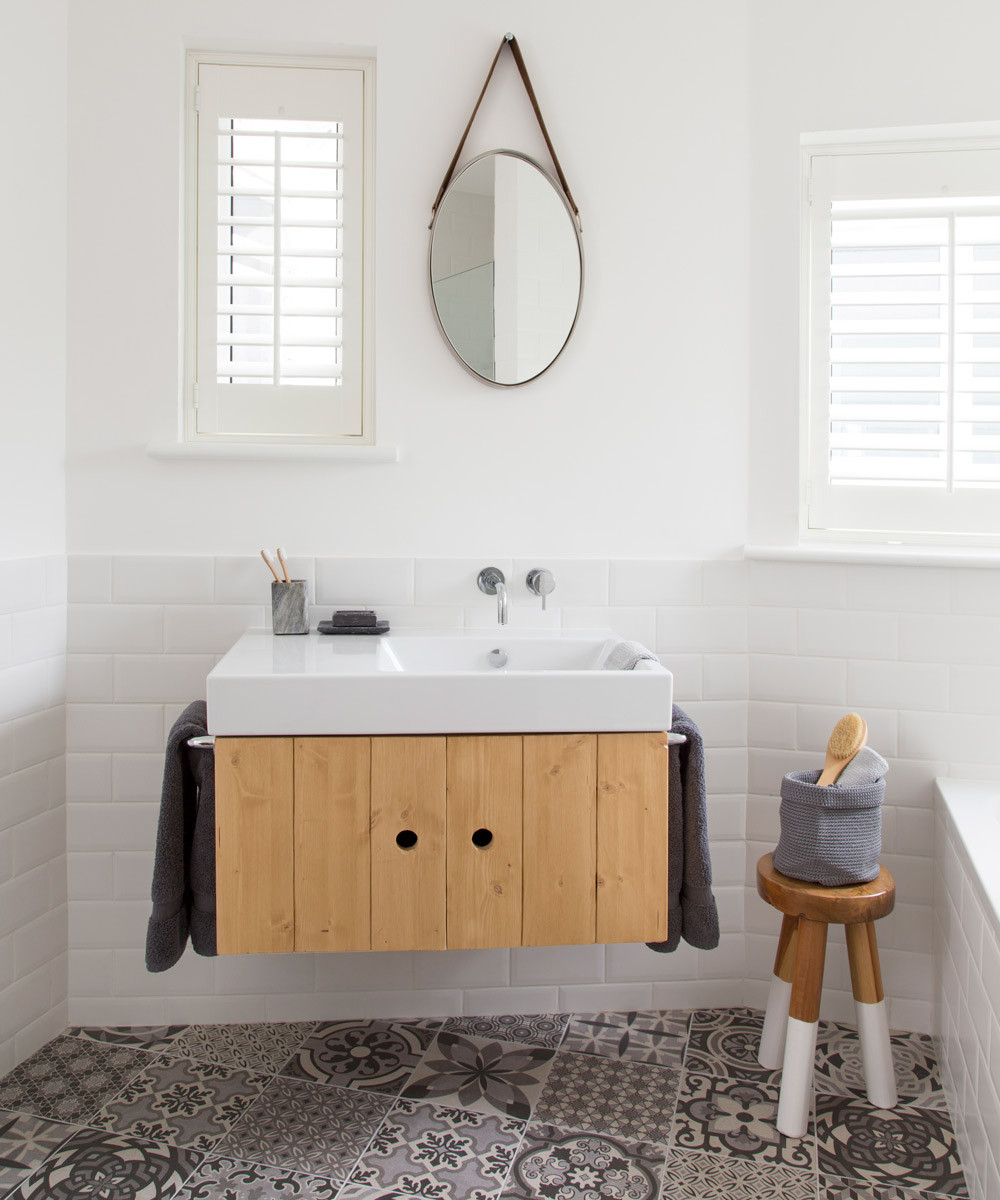 Bathroom Window Ideas Small Bathrooms
 13 Smart Tricks of How to Upgrade Best Color For A Small
