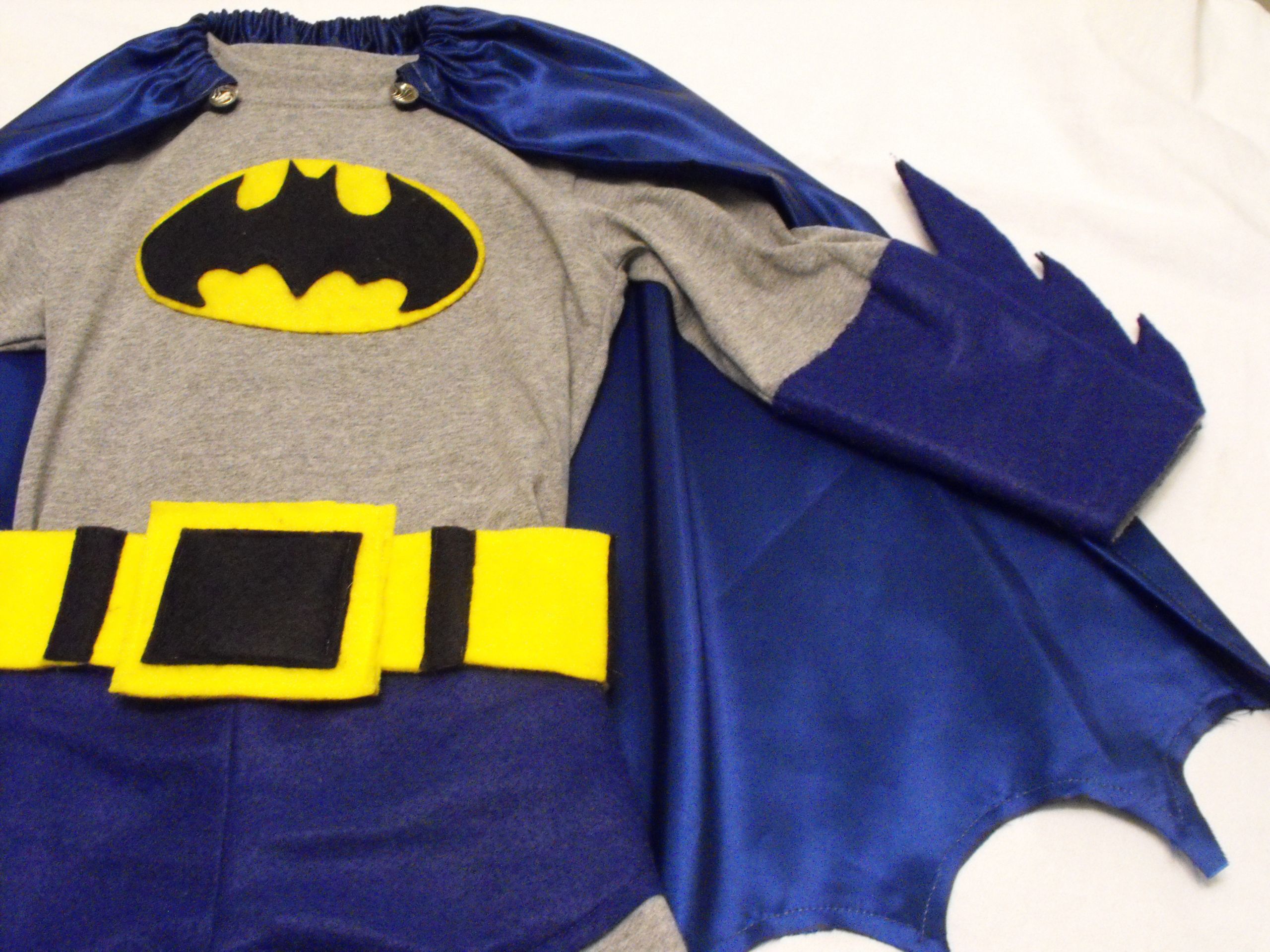 Batman DIY Costume
 "Batman and Robin" Part 1