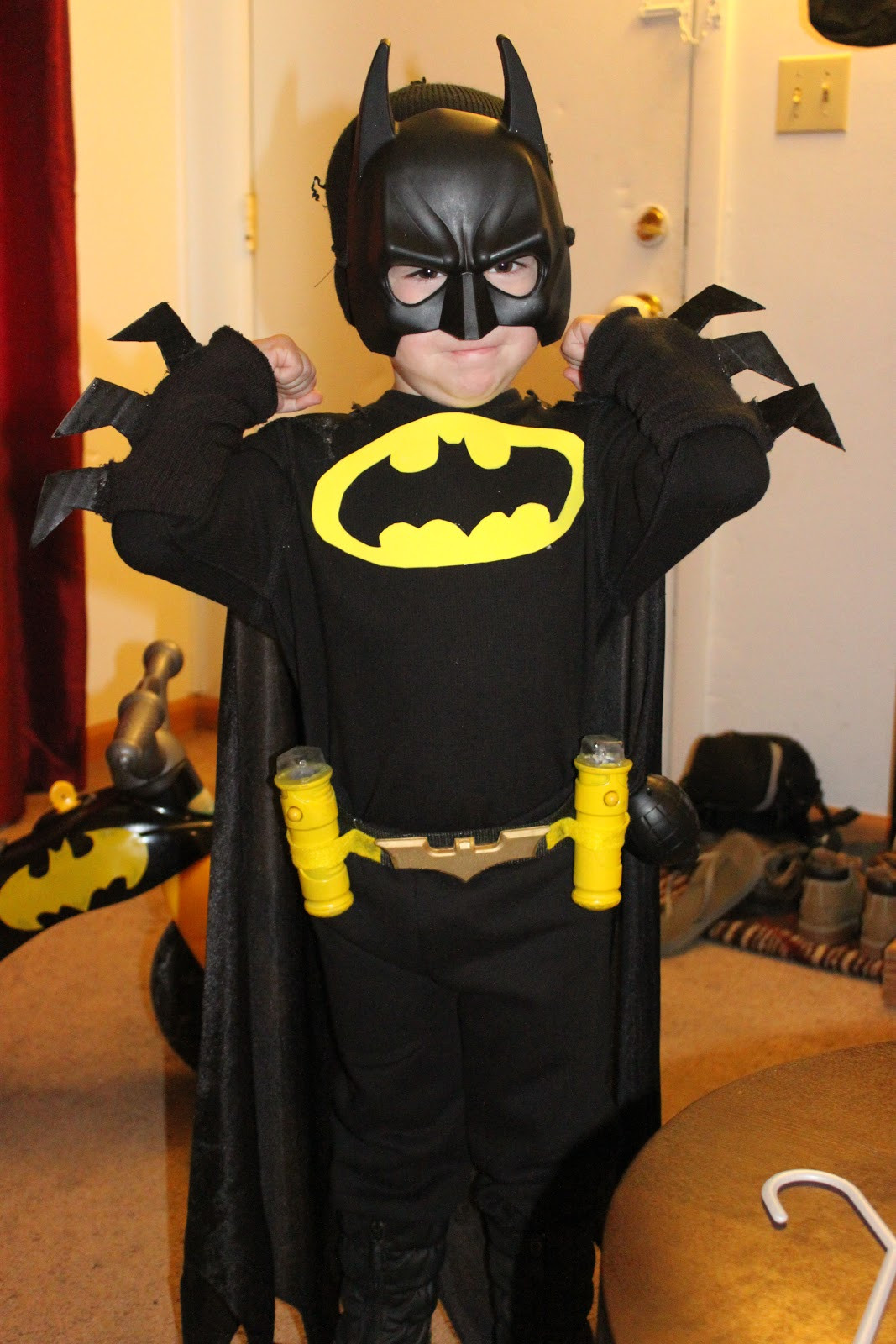 Batman DIY Costume
 Raising a Rugrat Batman Homemade Halloween Costume
