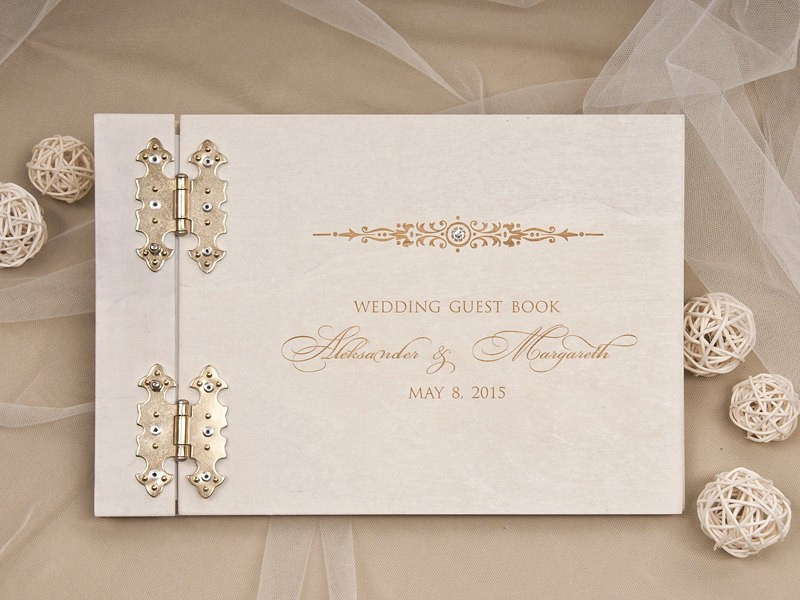 Beautiful Wedding Guest Books
 25 Guest Books That Always Look Beautiful at Weddings