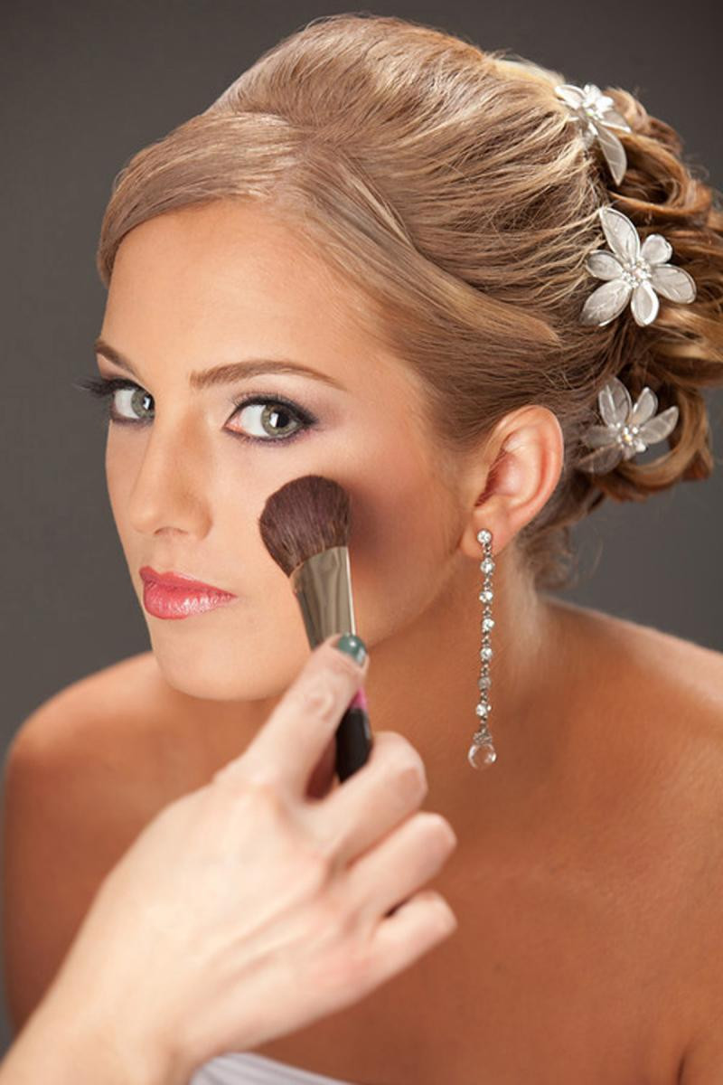 Best Wedding Makeup
 37 Best Bridal Makeup Looks Trending this Year [2019]