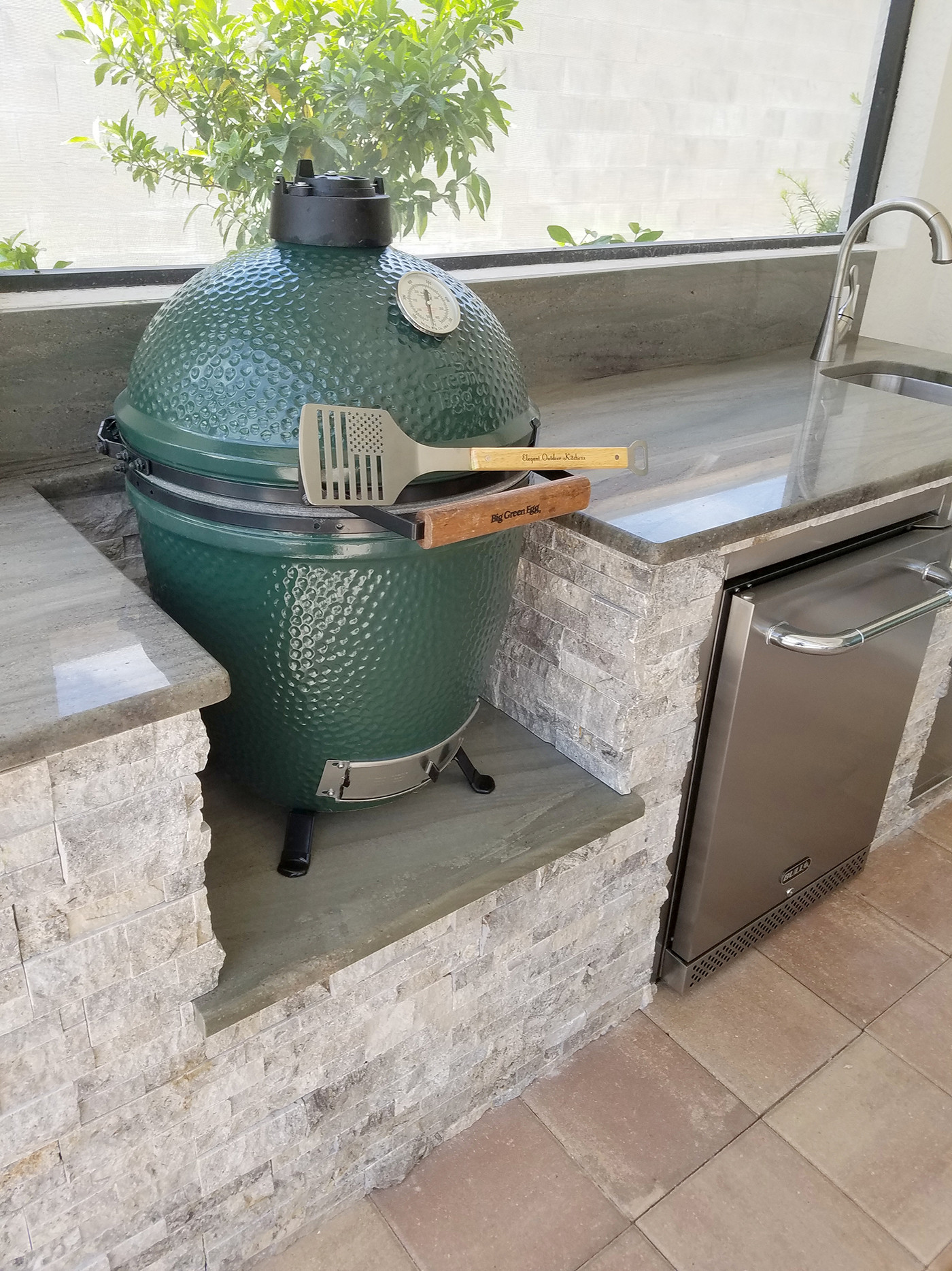 Big Green Egg Outdoor Kitchen
 The Big Green Egg Outdoor Kitchen Elegant Outdoor Kitchens