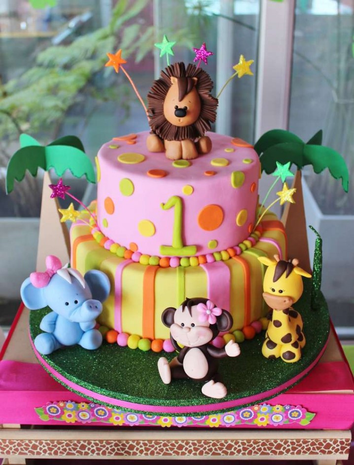 Birthday Gift Ideas For Baby Girl
 Lovely Baby Girl First Birthday Cake Ideas