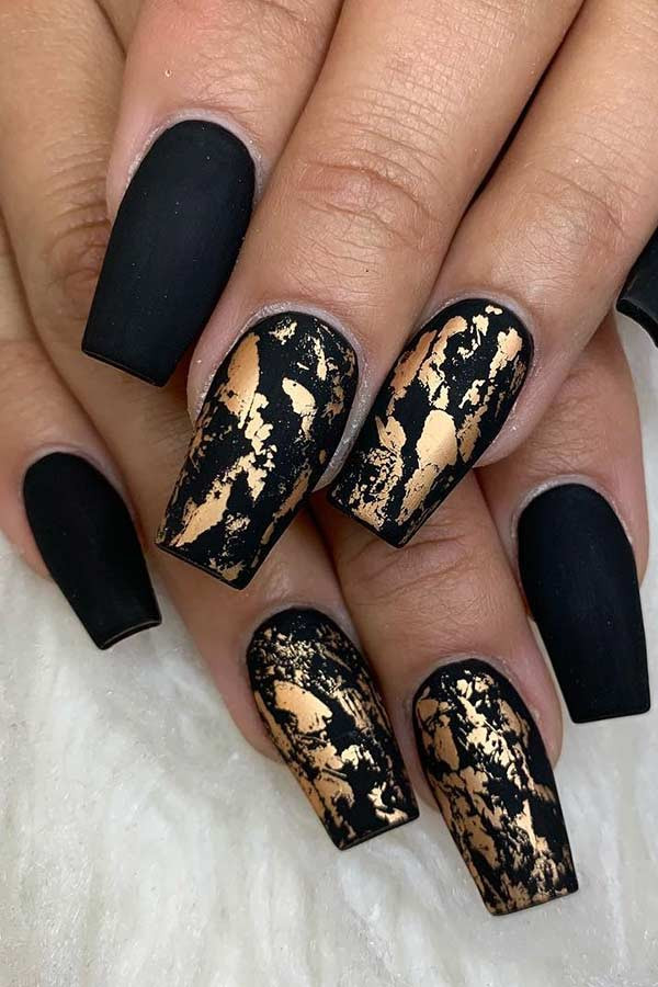 Black And Gold Nail Art Designs
 23 Gold Nail Designs For Your Next Trip to The Salon
