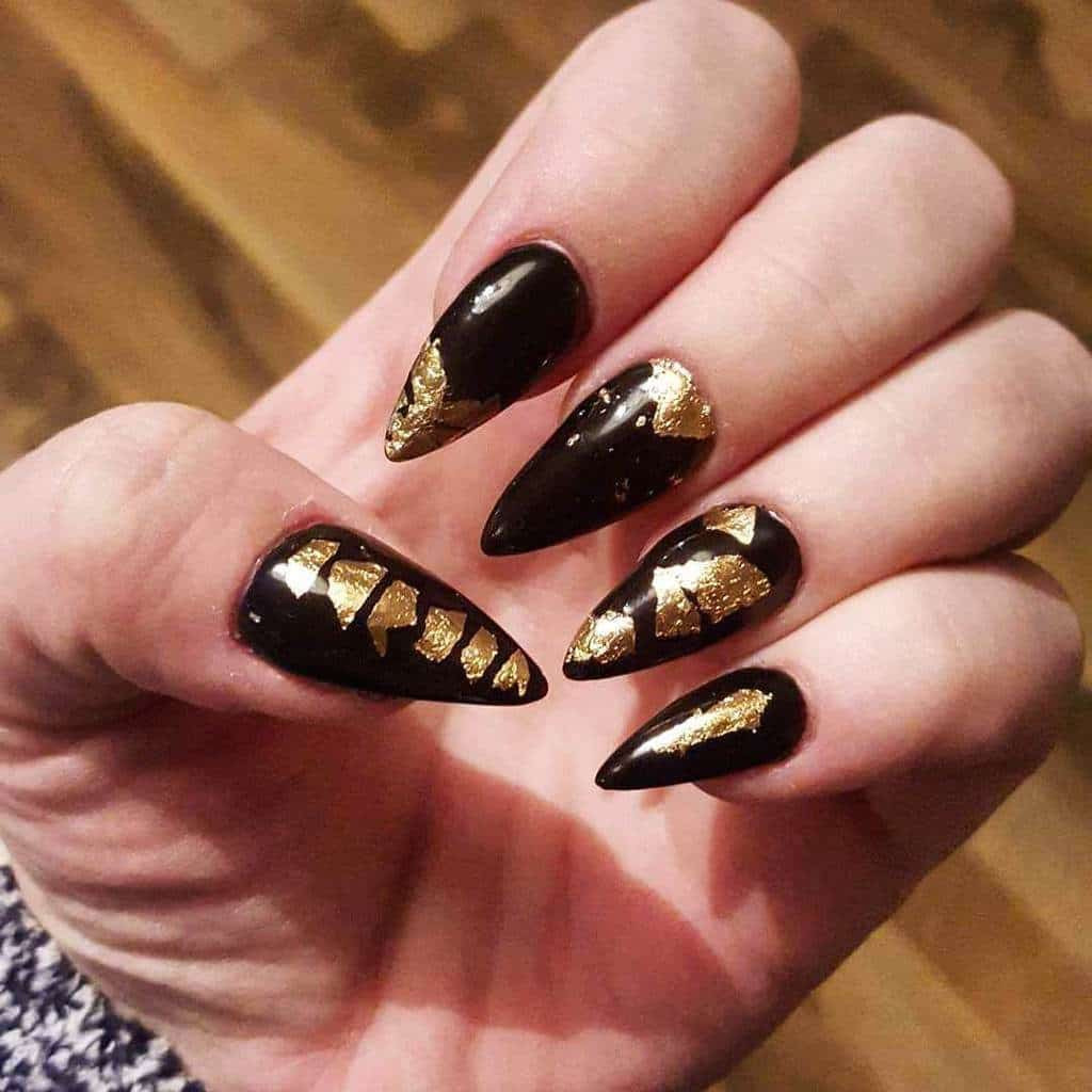 Black And Gold Nail Art Designs
 Black And Gold Nail Designs 31 Fabulous Ways To Rock em