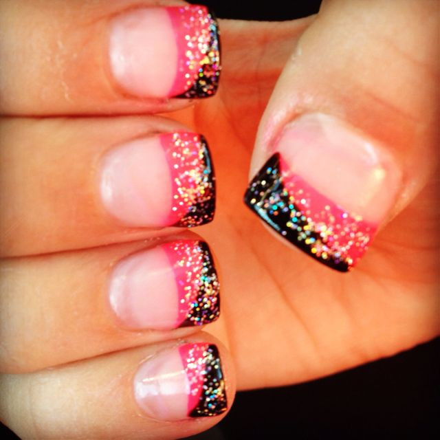 Black And Pink Glitter Nails
 Black and hot pink glitter nails