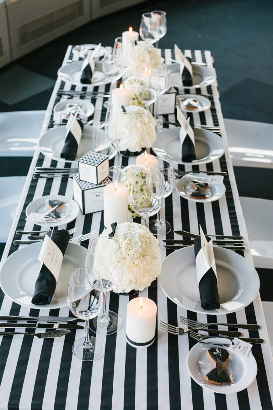 Black And White Wedding Decor
 Black and White Wedding Theme Wedding Ideas by Colour