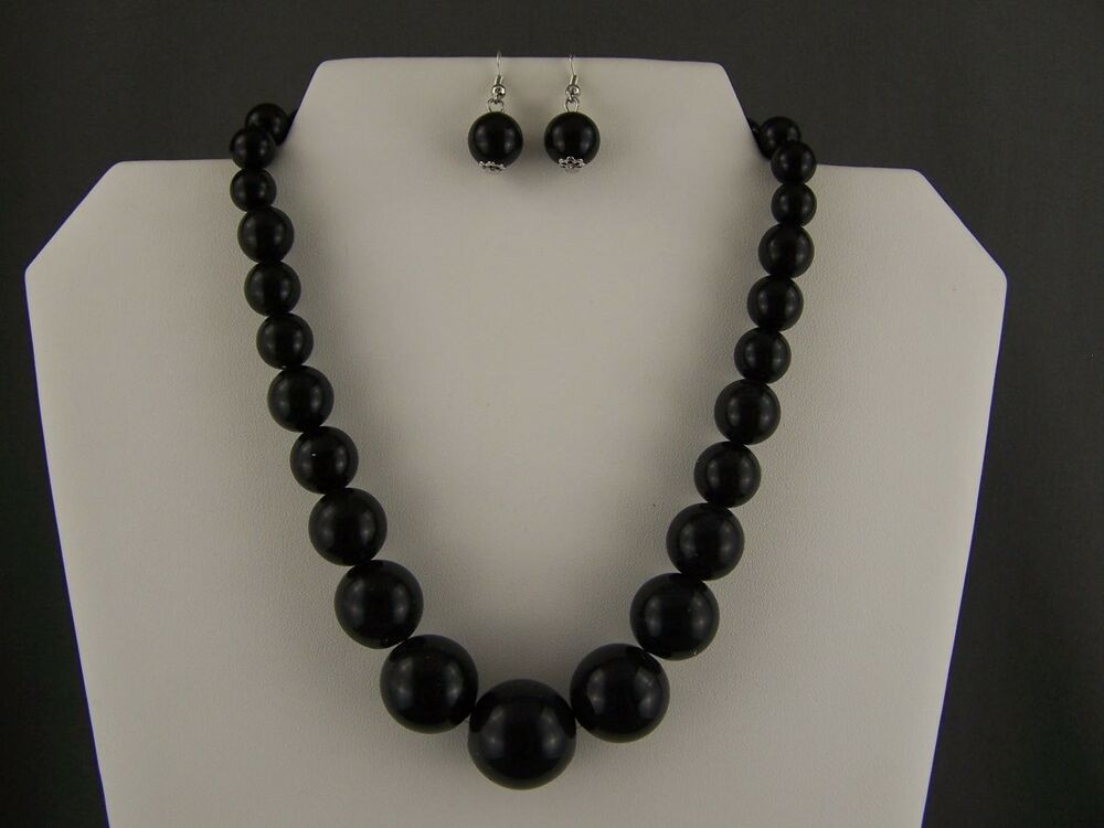 Black Bead Necklace
 Black graduated round bead beaded choker necklace earrings