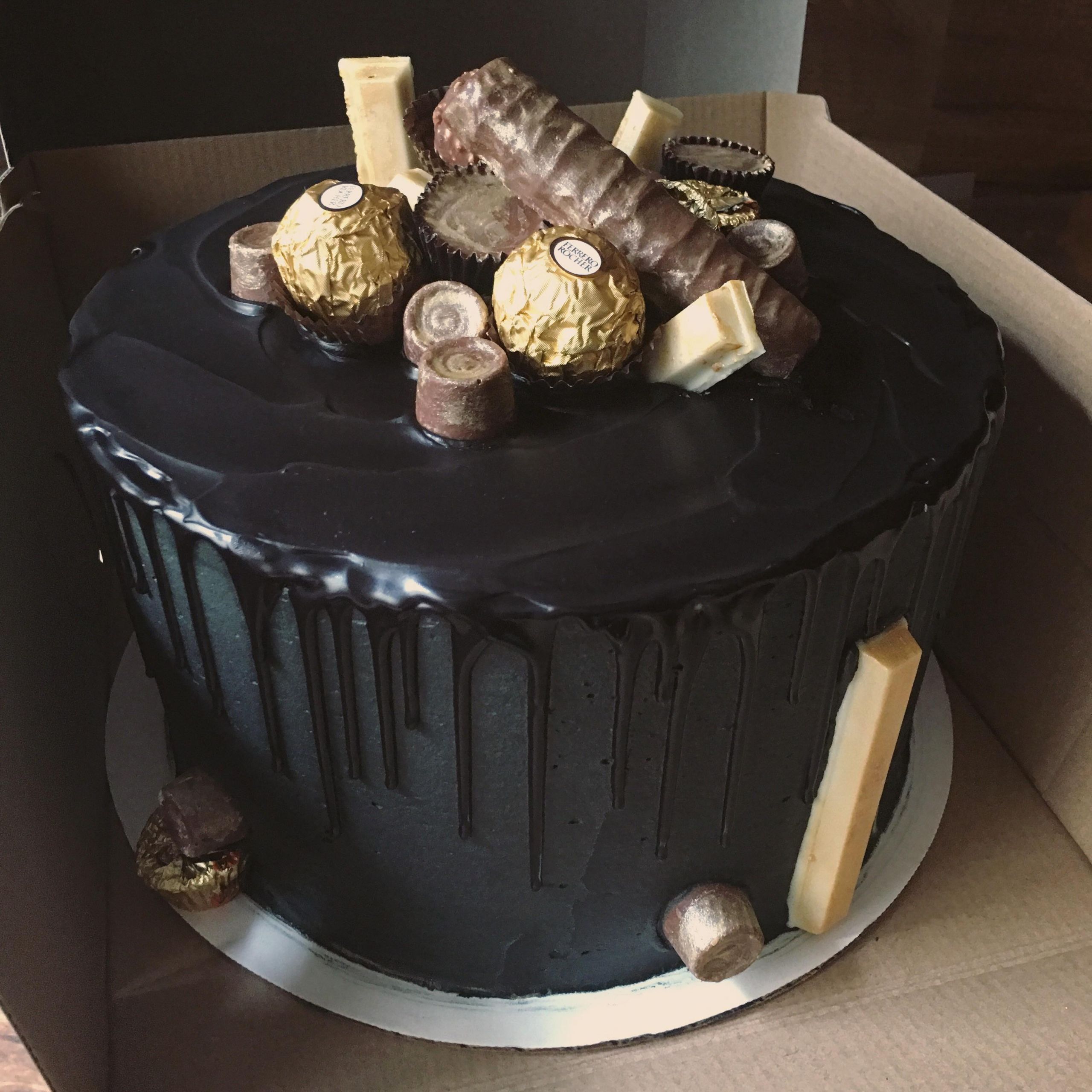 Black Birthday Cake
 [Homemade] Black Drip Birthday Cake food