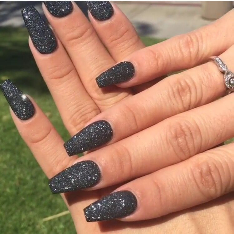 Black Nails With Glitter
 37 Black Glitter Nails Designs That You Can Make – Eazy Glam
