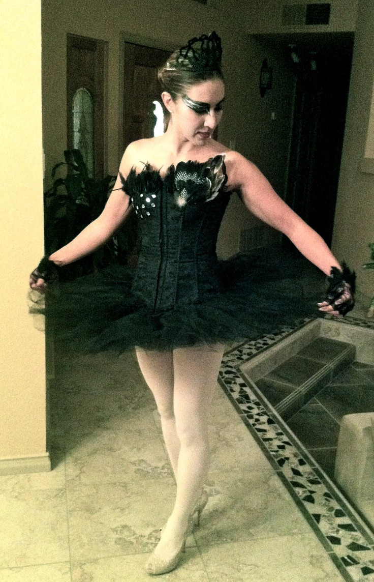 Black Swan Costume DIY
 Pin de Christy Felix en Trick or Treat