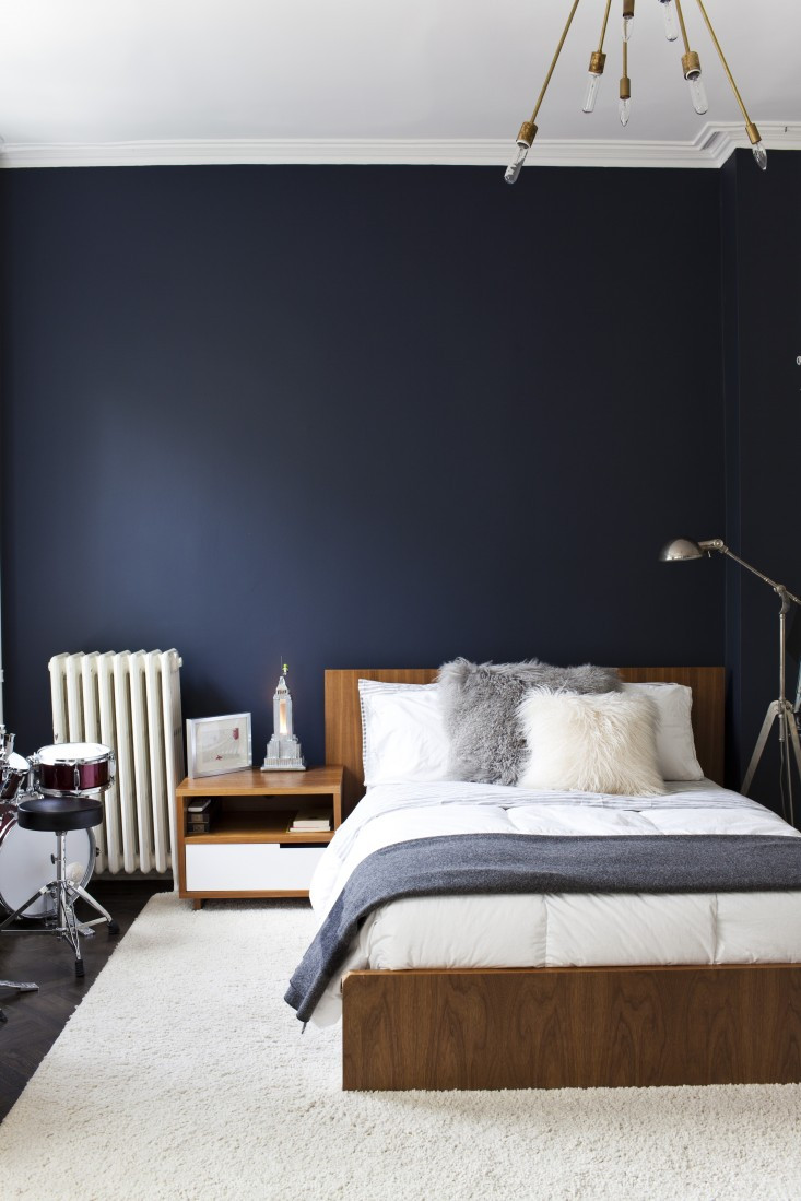 Blue Wall Bedroom
 Essential Colour Navy Blue Decorating Tips and Tricks