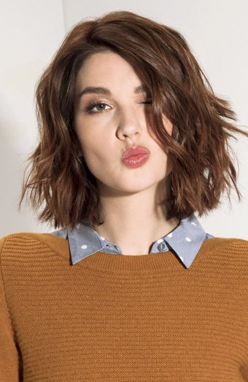 Blunt Cut Curly Hair
 10 Trendy Blunt Cut Haircuts for Women The Trend Spotter