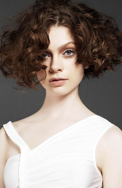 Blunt Cut Curly Hair
 10 Trendy Blunt Cut Haircuts for Women The Trend Spotter