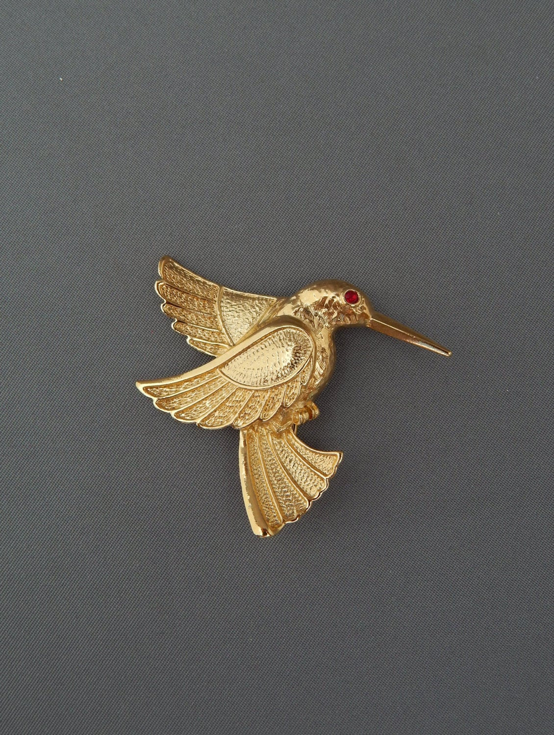 Brooches Bird
 Vintage Humming Bird Brooch Pin Flying Humming Bird Pin Gold