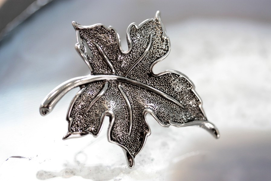 Brooches Simple
 Simple Elegant Vintage Style Leaf Brooch Pin Perfect