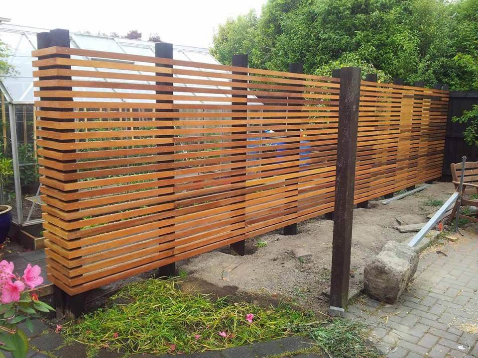 Building A Backyard Fence
 29 Cheap and Easy DIY Fence Ideas For Your Backyard or