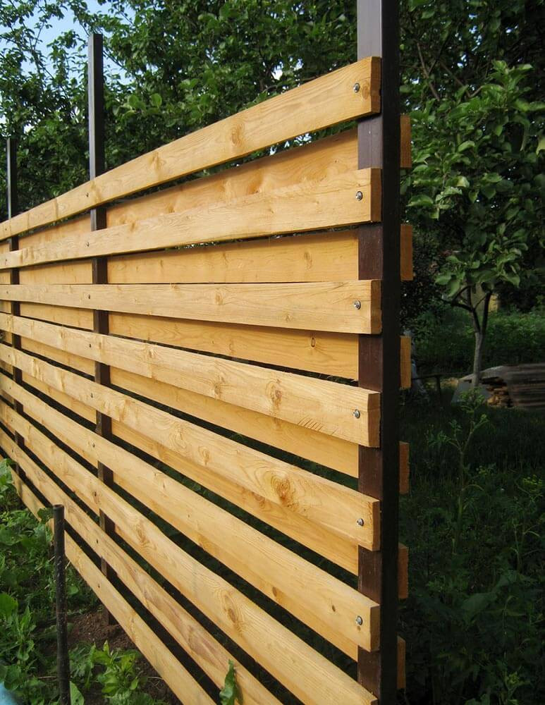 Building A Backyard Fence
 29 Cheap and Easy DIY Fence Ideas For Your Backyard or