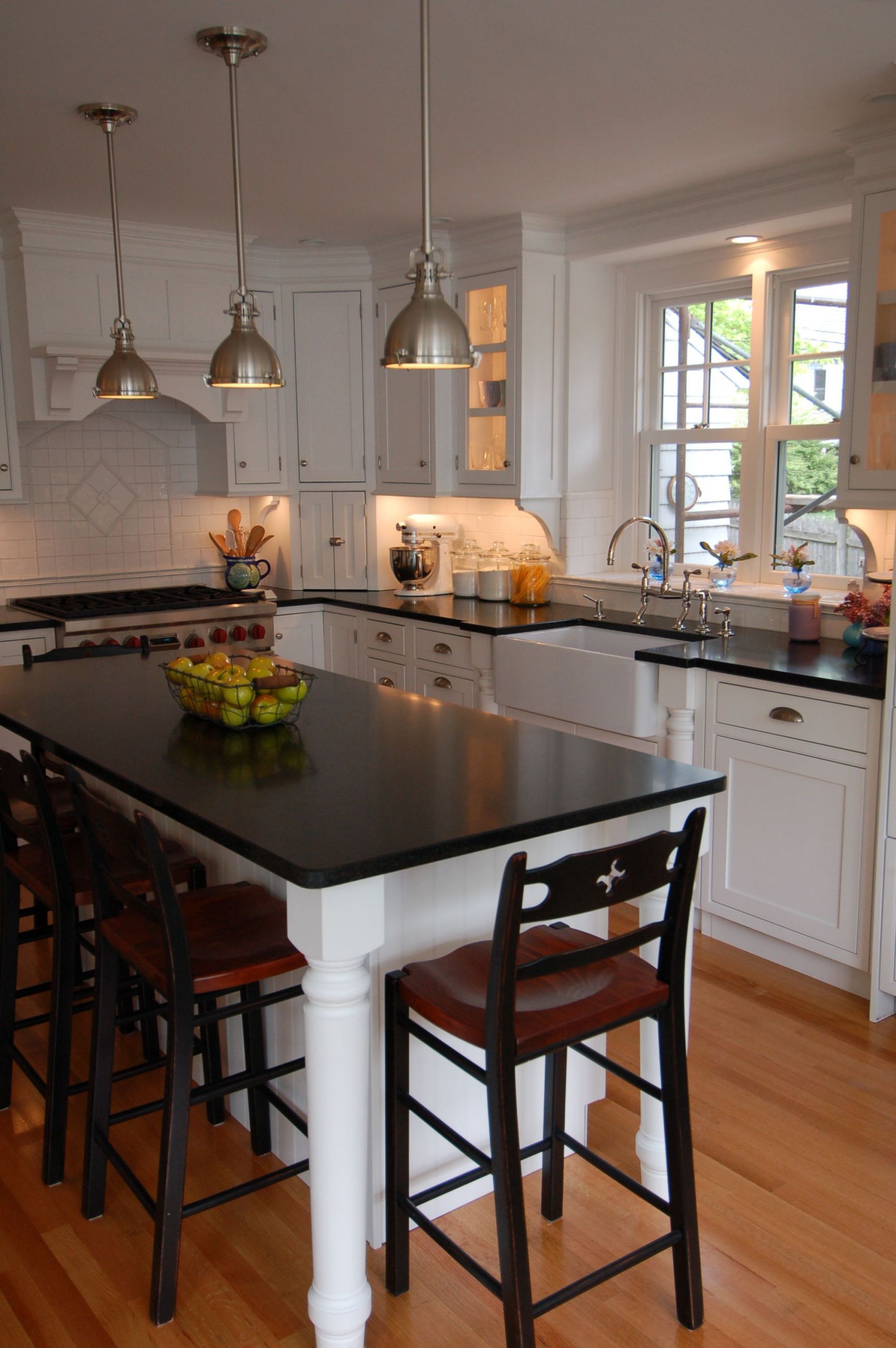 Center Island For Small Kitchen
 Sink and stove location with Island and lamps perfect