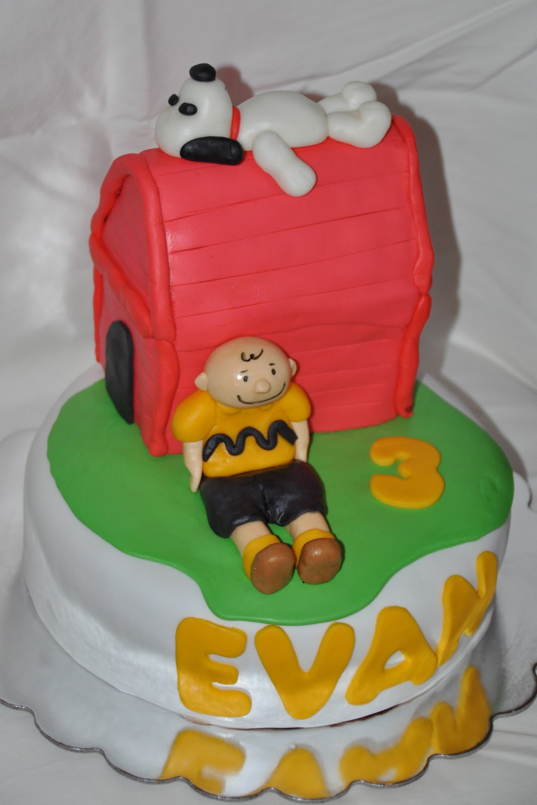 Charlie Brown Birthday Cake
 Fondant Etc Charlie Brown & Snoopy