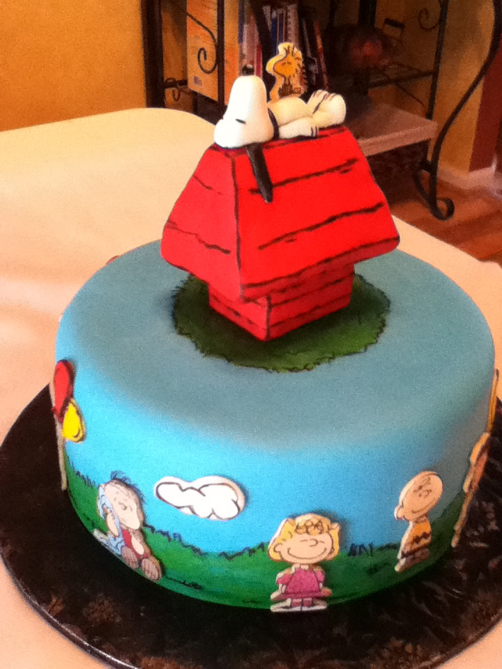Charlie Brown Birthday Cake
 Bellissimo Specialty Cakes "Peanuts Charlie Brown
