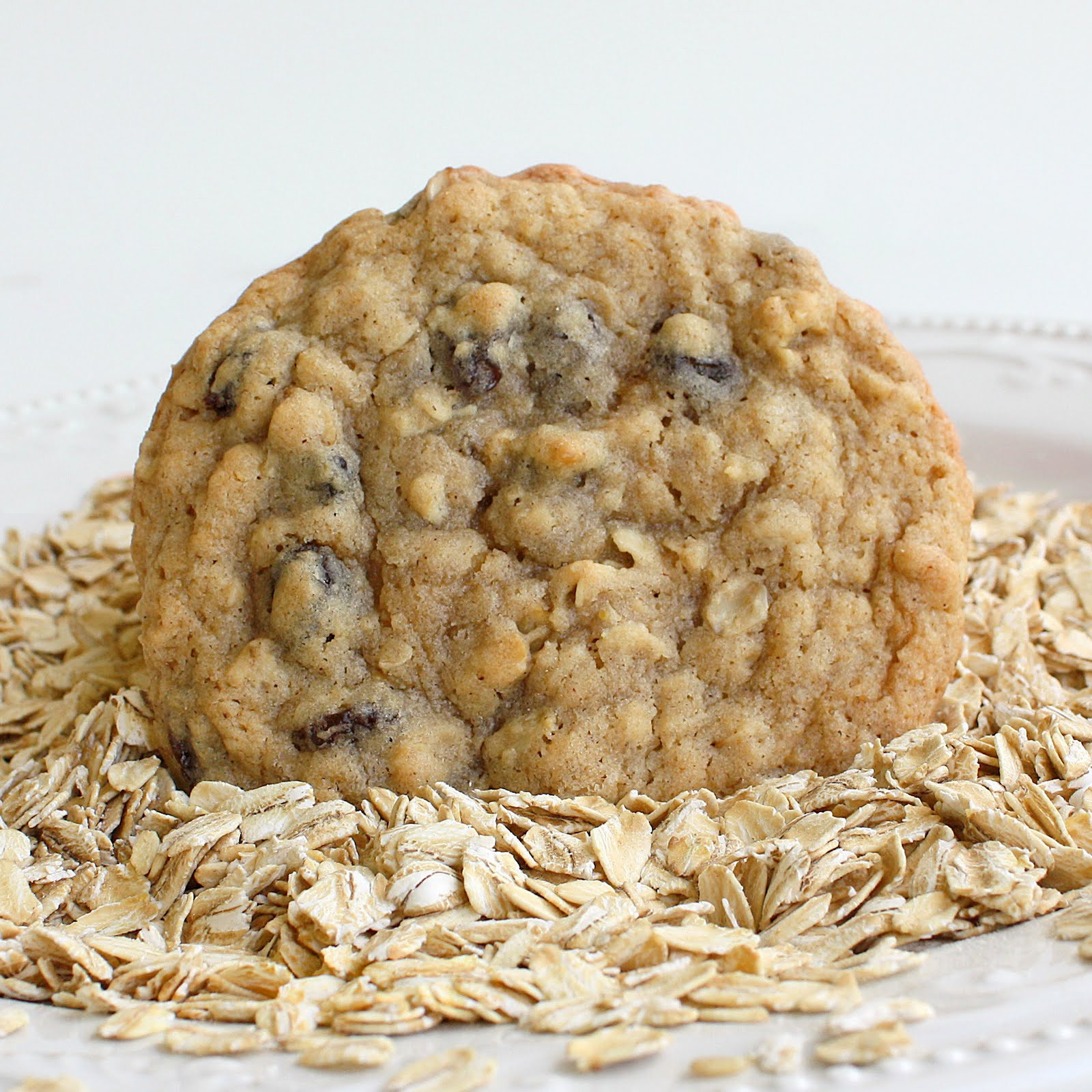Chewy Oatmeal Cookies
 Chewy Oatmeal Raisin Cookies The Girl Who Ate Everything