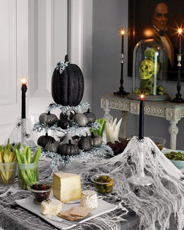 Chic Halloween Party Ideas
 50 Ideas For Elegant Black And White Halloween Decor