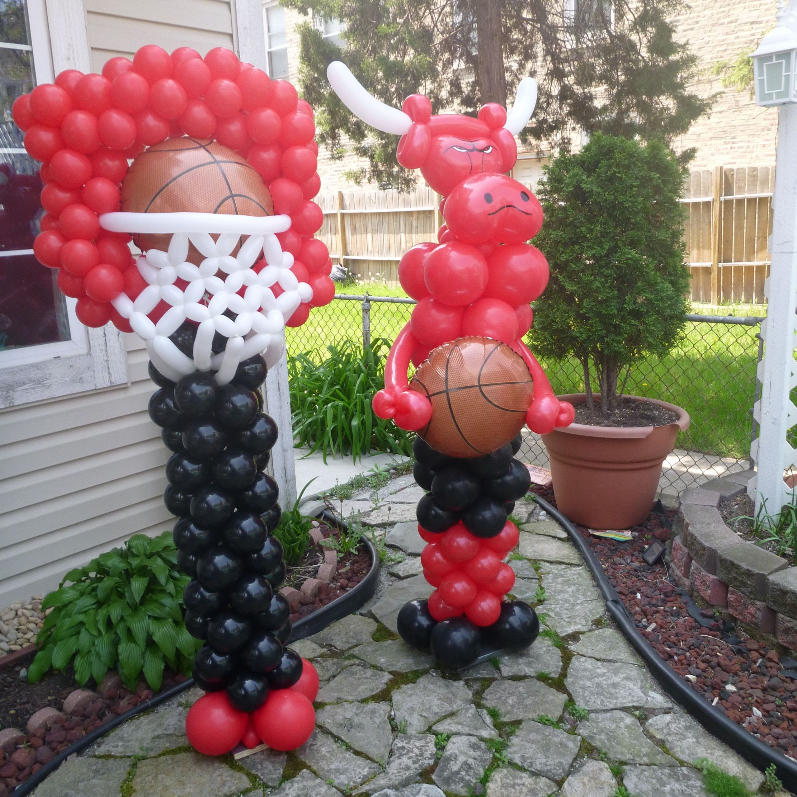 Chicago Birthday Party Ideas
 Chicago Bulls balloon decoration