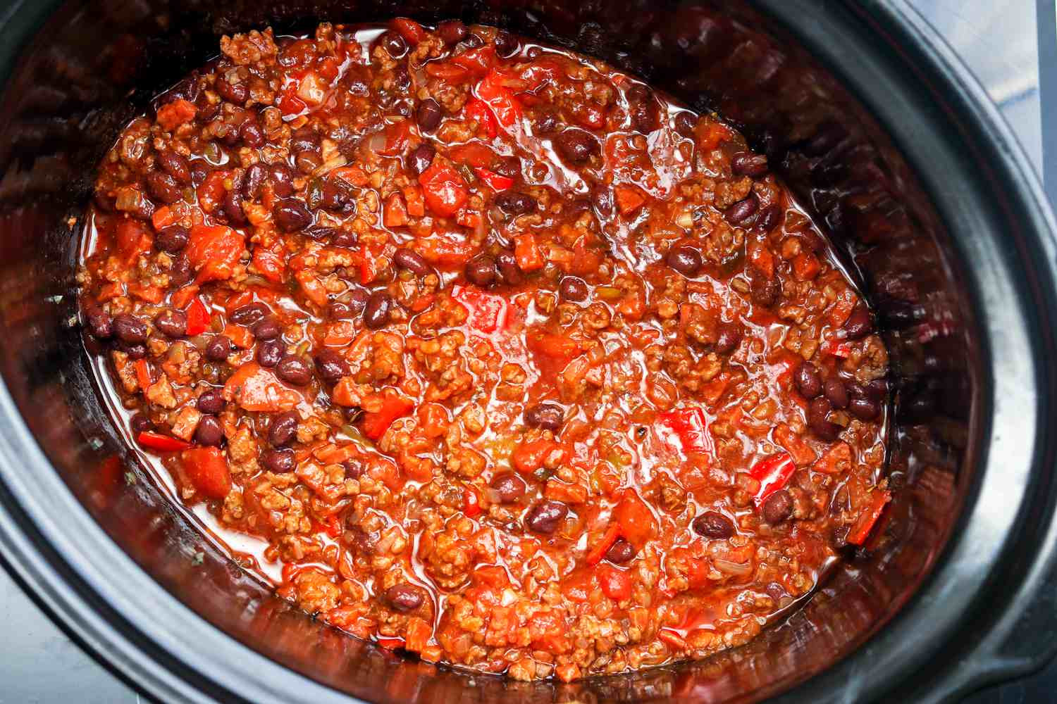 Chili Recipes Crock Pot Ground Beef
 Slow Cooker Ground Beef and Sausage Chili Recipe