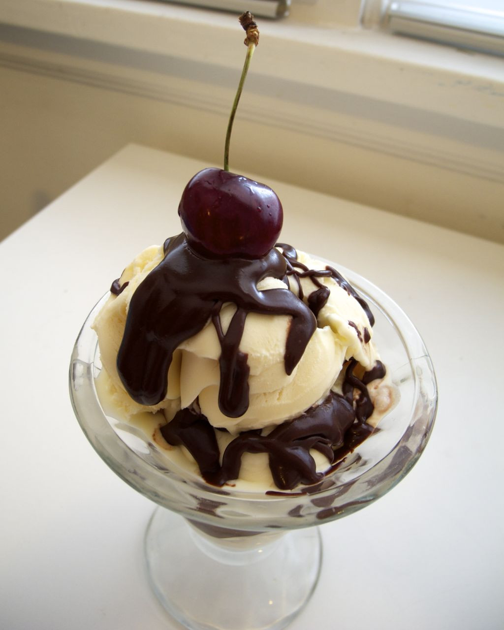 Chocolate Sauce For Ice Cream Recipe
 super simple chocolate sauce