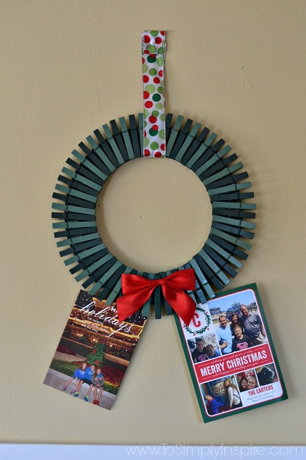 Christmas Card Holder DIY
 DIY Christmas Card Holder Wreath