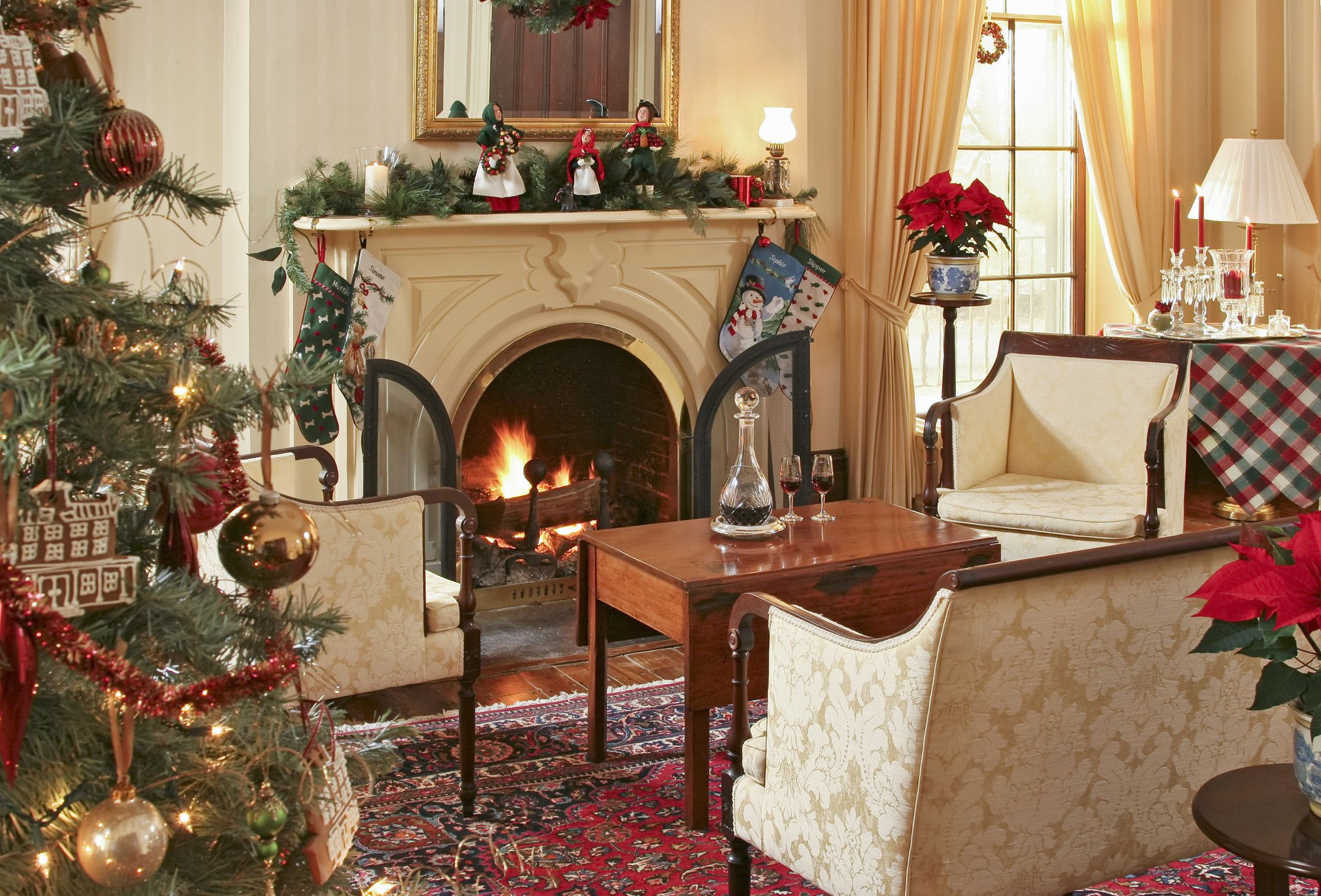 Christmas Decor For Living Room
 15 Beautiful Ways to Decorate the Living Room for Christmas